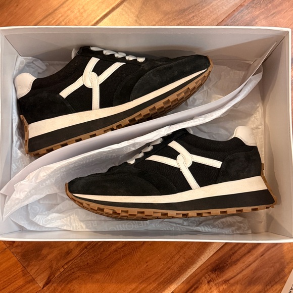 Veronica Beard Valentina Black/White Womens Sneakers Size 7.5 - Picture 3 of 9